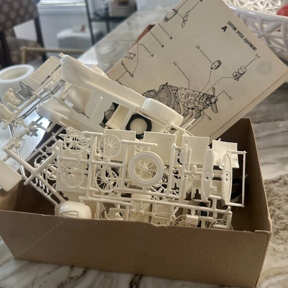 Revell “Authentic Kits” 1:25 scale 1929 Ford Model A Pickup Vintage - Picture 3 of 8